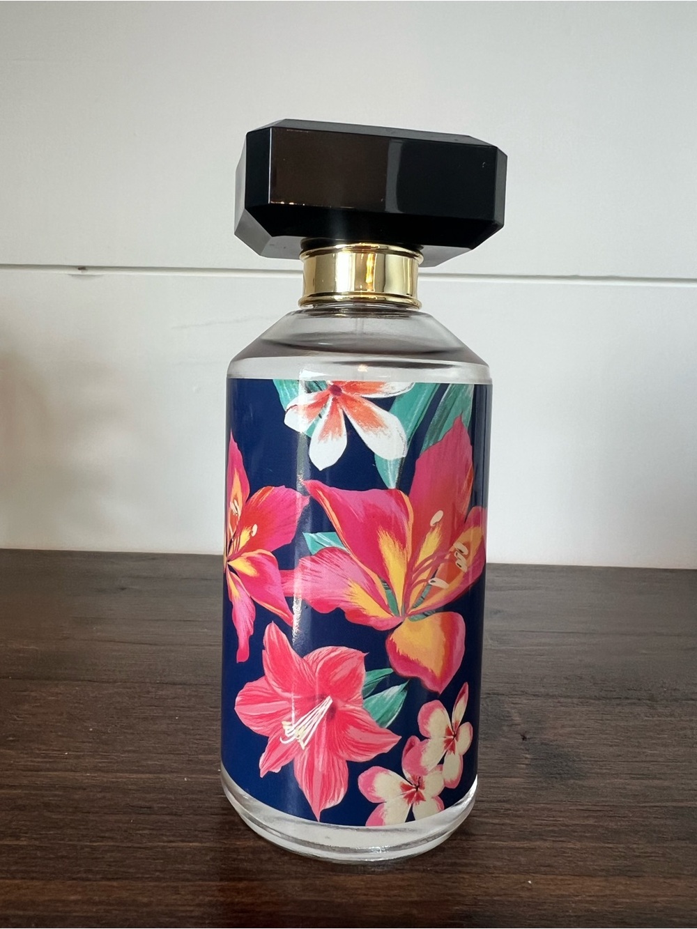 Victoria's Secret Very Sexy Now - Pink Floral Bottle with Black Cap 3.4 ounces - Picture 2 of 3